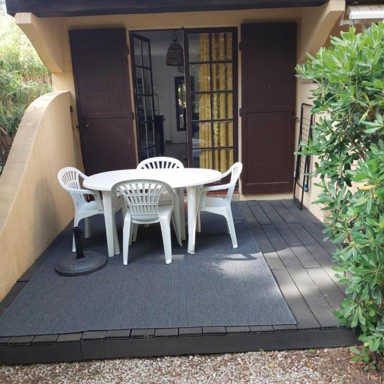 Studio avec jardin proche plages saint clair Lavandou - Appartement 1 Chambre - 5