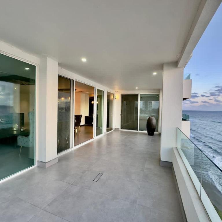 Aqua Tower 3BR-3BA Beachfront Condo in Playas de Tijuana - Suite - 25