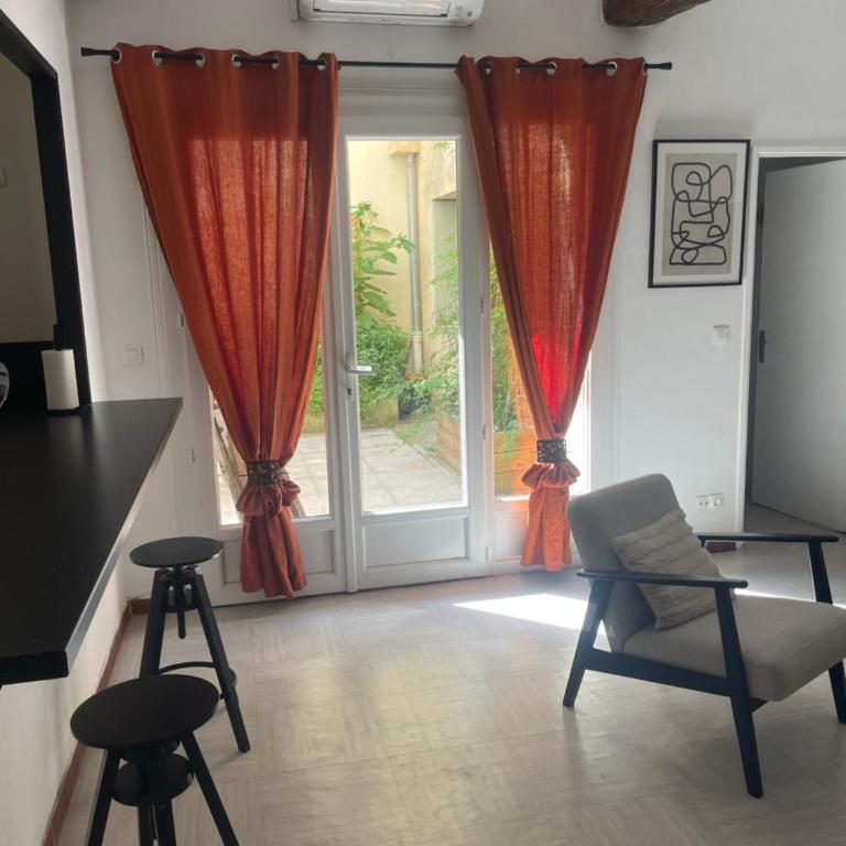 Appartement intra muros avec cour privée - Apartment mit 1 Schlafzimmer - 4