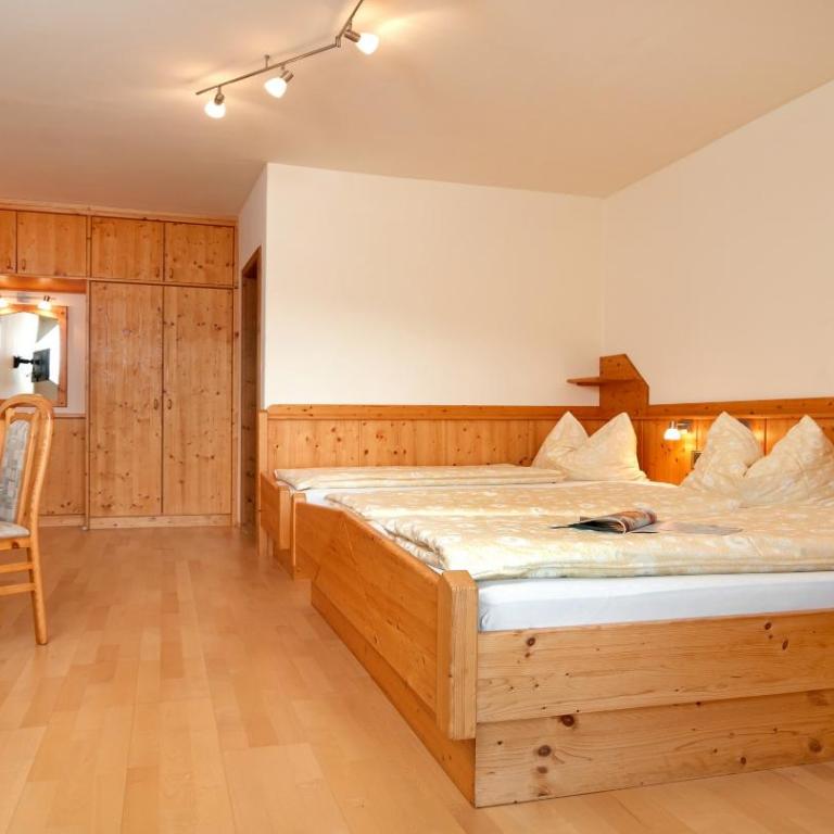 Hubertushof - Dreibettzimmer mit Balkon - 1