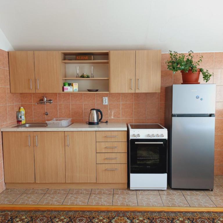 Ski Deki - Two-Bedroom Apartment - 13