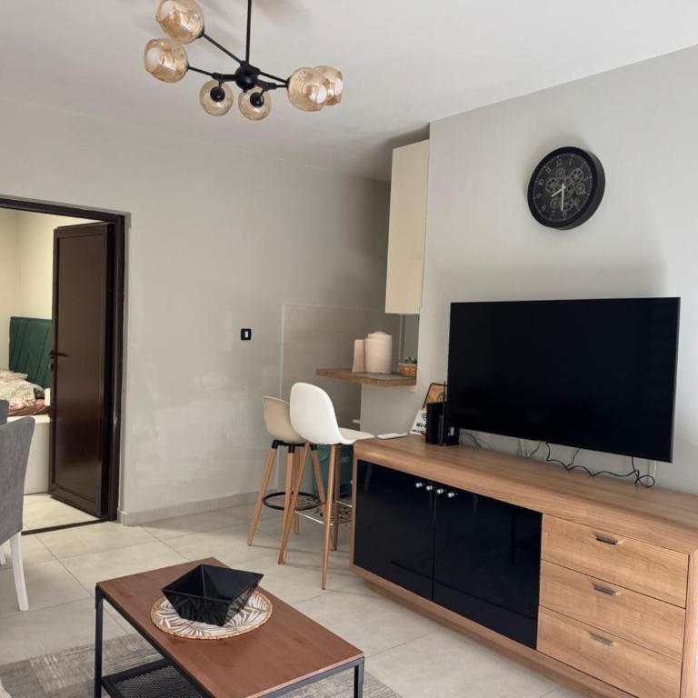 Sea Breeze Budva - One-Bedroom Apartment - 1