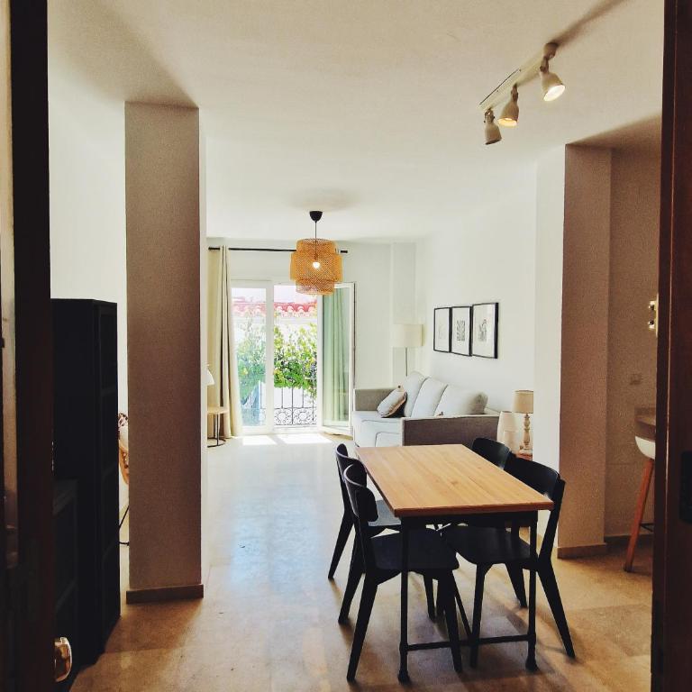 Apartamento plaza los naranjos - Two-Bedroom Apartment - 9