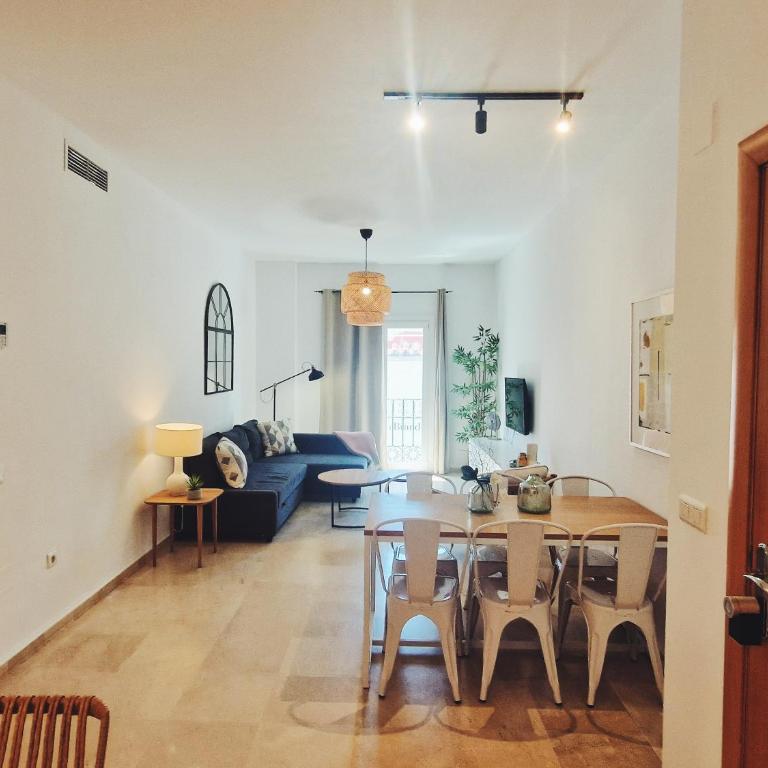 Apartamento plaza los naranjos - Two-Bedroom Apartment - 8