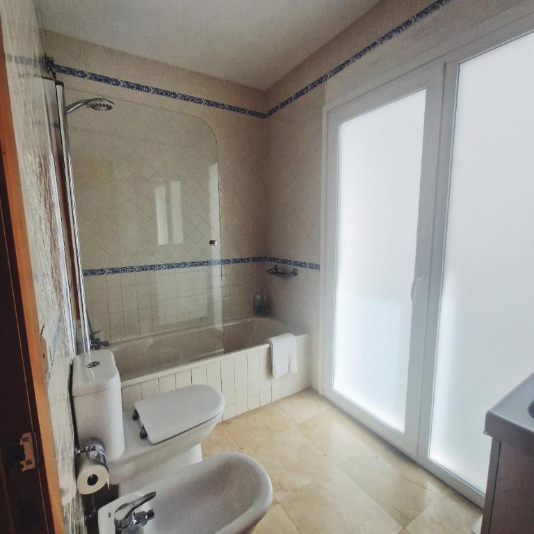 Apartamento plaza los naranjos - Two-Bedroom Apartment - 25