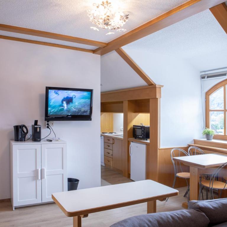 Ferienwohnungen Gabriel - Apartment mit 2 Schlafzimmern und Blick auf das Wasser - 11
