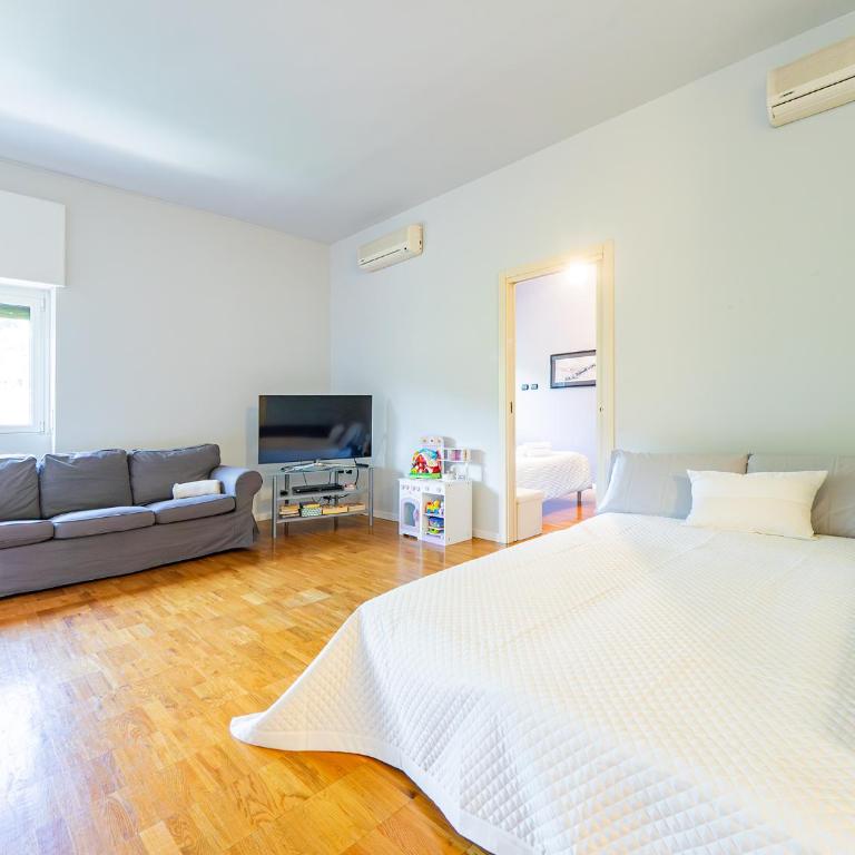 Lecco 1 - Vista Lago - A due passi dal centro - Appartamento con 1 Camera da Letto - 32