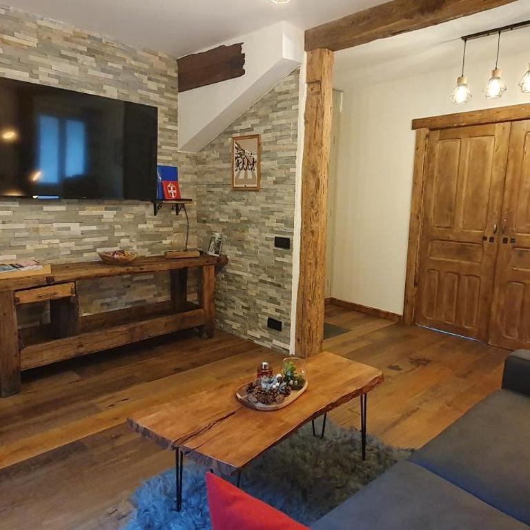 chalet cosy, jacuzzi privé, calme, idéal moto rando vélo - Maison 2 Chambres - 8