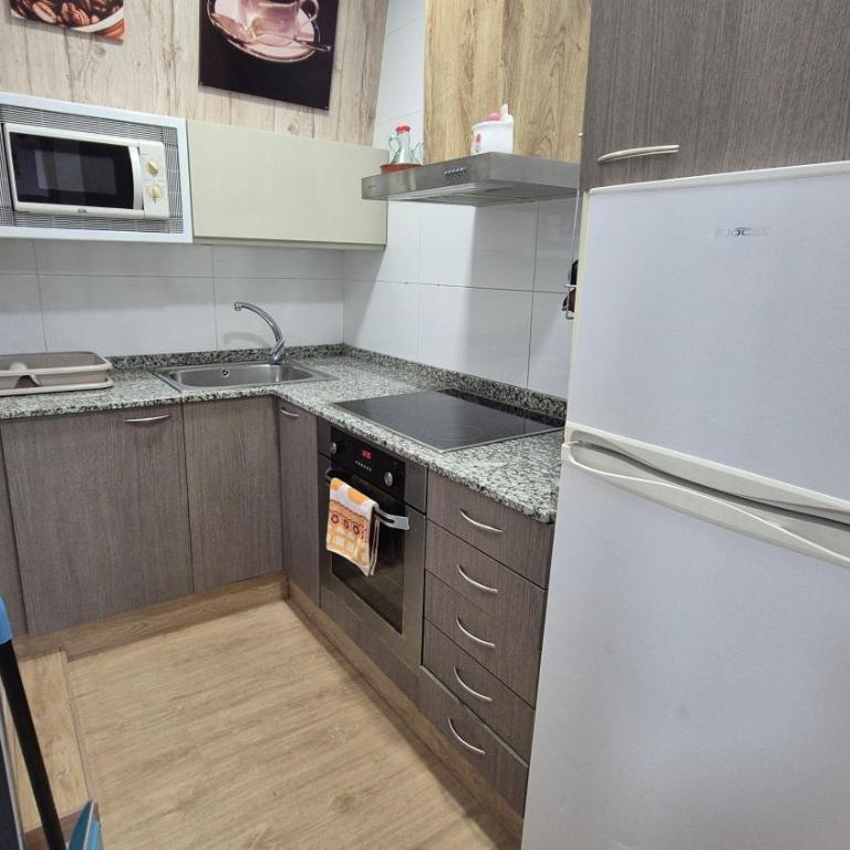 Penthouse Near Park Güell, 6 Min Walk to Metro - Superior Apartment - 10
