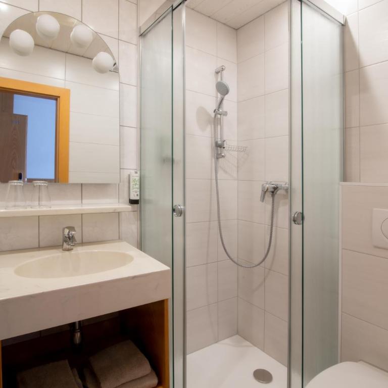Hotel Gabriel - Classic Doppelzimmer mit Balkon - 10