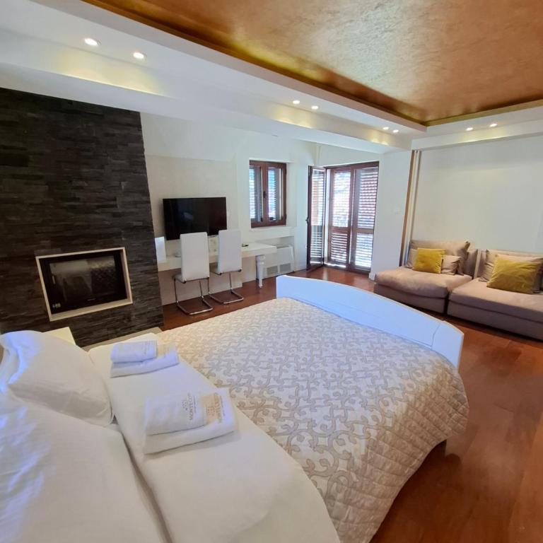 Filip Deluxe Rooms - Dvokrevetna Soba sa Bračnim Krevetom i Sopstvenim Kupatilom - 13