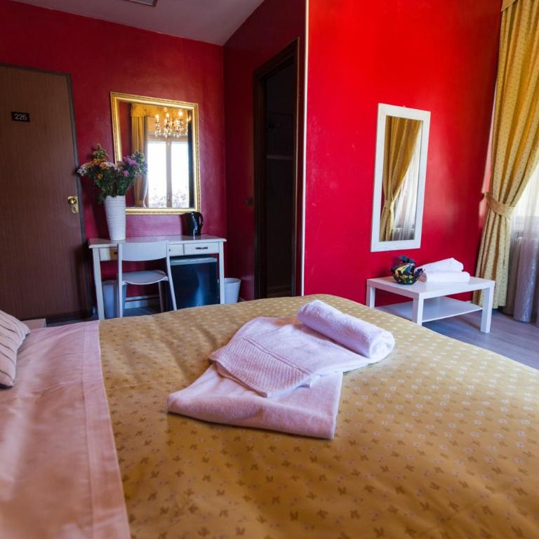 Hotel Ponte Sassi - Large Double Room - 4