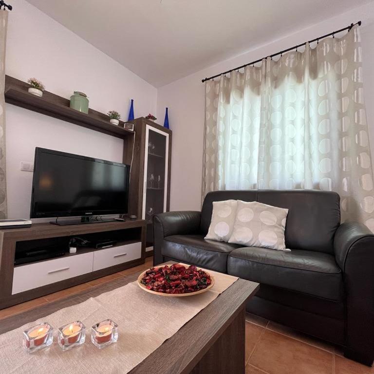 Villa Aloe 4 - Three-Bedroom Home - 28