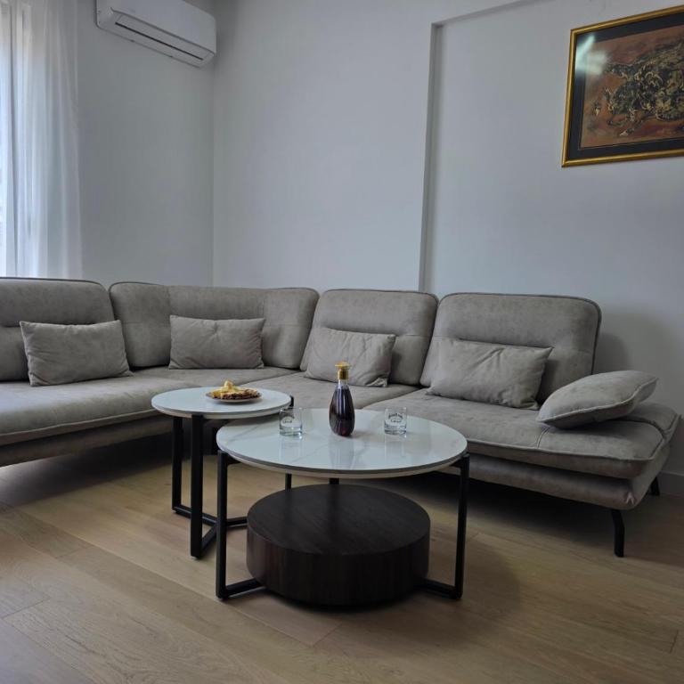 Azure Elite Apartment - Two-Bedroom Apartment - 12