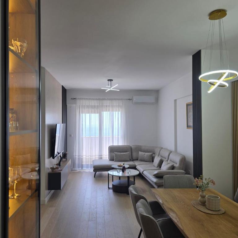 Azure Elite Apartment - Two-Bedroom Apartment - 6