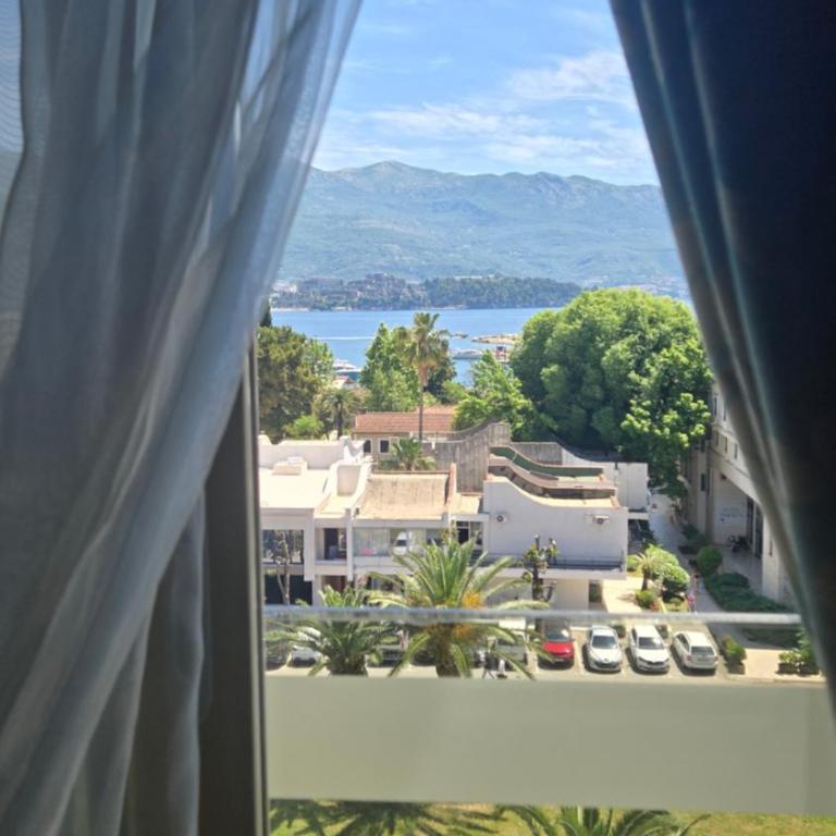 Apartments M Palace - Apartman sa 2 Spavaće Sobe i Delimičnim Pogledom na More - 13