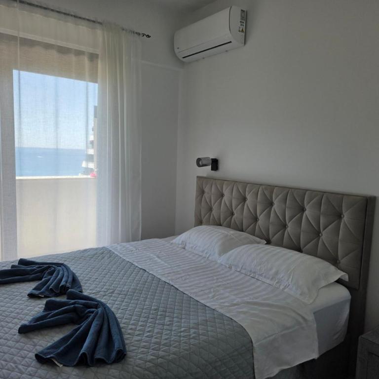 Azure Elite Apartment - Two-Bedroom Apartment - 11