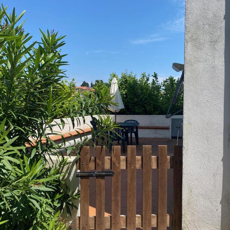 Piano terra con corte privata e posto auto 450 mt mare - Appartamento con 2 Camere da Letto - 1
