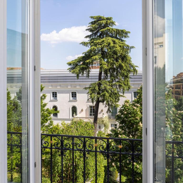 URSO Hotel & Spa, a Small Luxury Hotel of the World - Deluxe Double or Twin Room with Garden View - 4