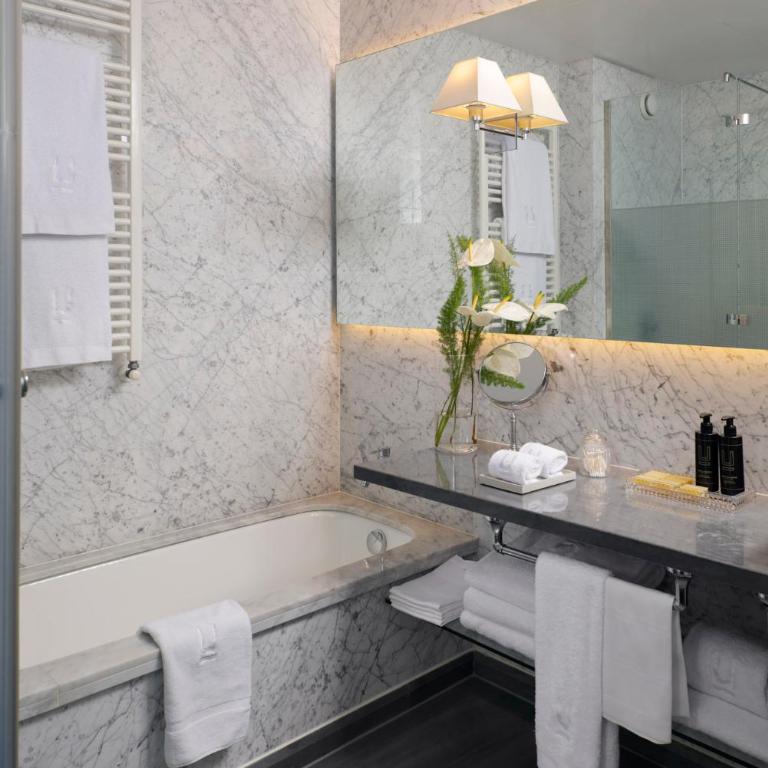 URSO Hotel & Spa, a Small Luxury Hotel of the World - Deluxe Double Room - 2
