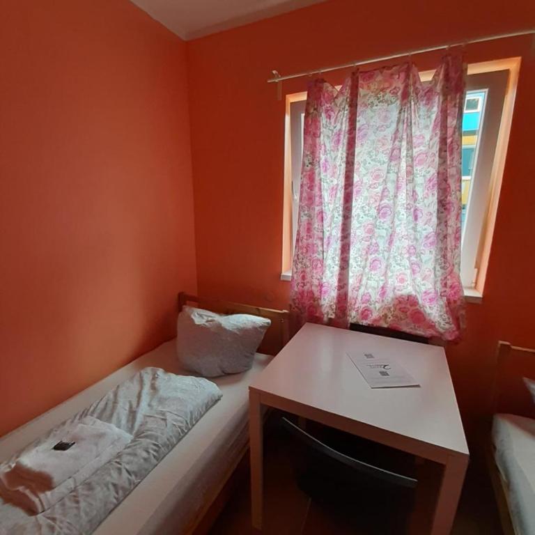 2-Rent Group Hostel Rooms&Apartments TUB19A - Doppelzimmer - 2