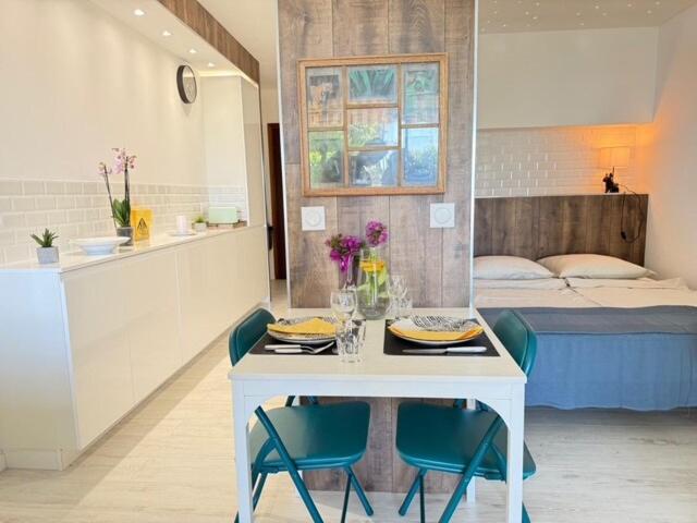 Beach Studio in Golfe-Juan near Cannes and Antibes - Appartement - Vue sur Mer - 29