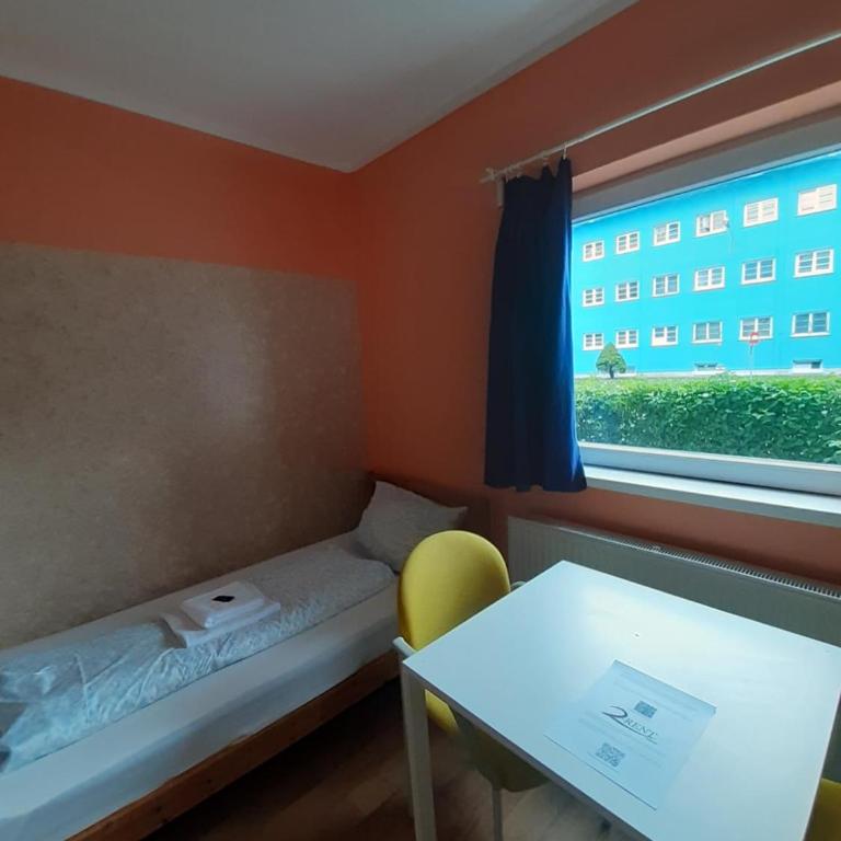 2-Rent Group Hostel Rooms&Apartments TUB19A - Zweibettzimmer mit Gemeinschaftsbad - 1