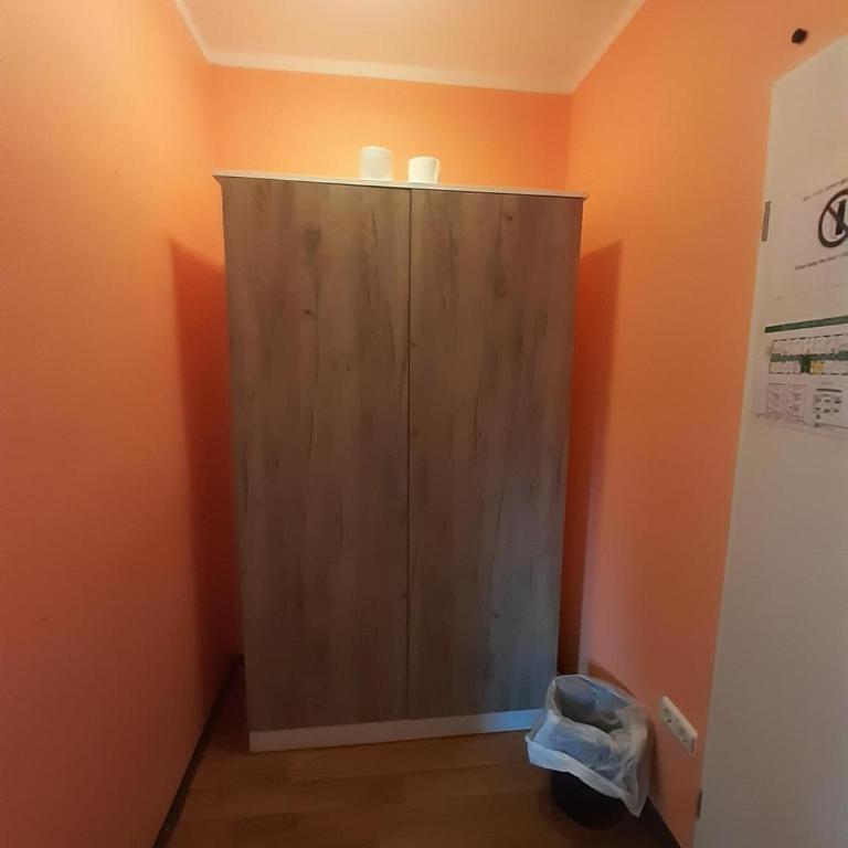 2-Rent Group Hostel Rooms&Apartments TUB19A - Zweibettzimmer mit Gemeinschaftsbad - 1