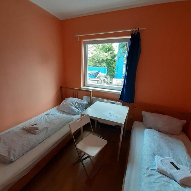 2-Rent Group Hostel Rooms&Apartments TUB19A - Standard Zweibettzimmer - 1