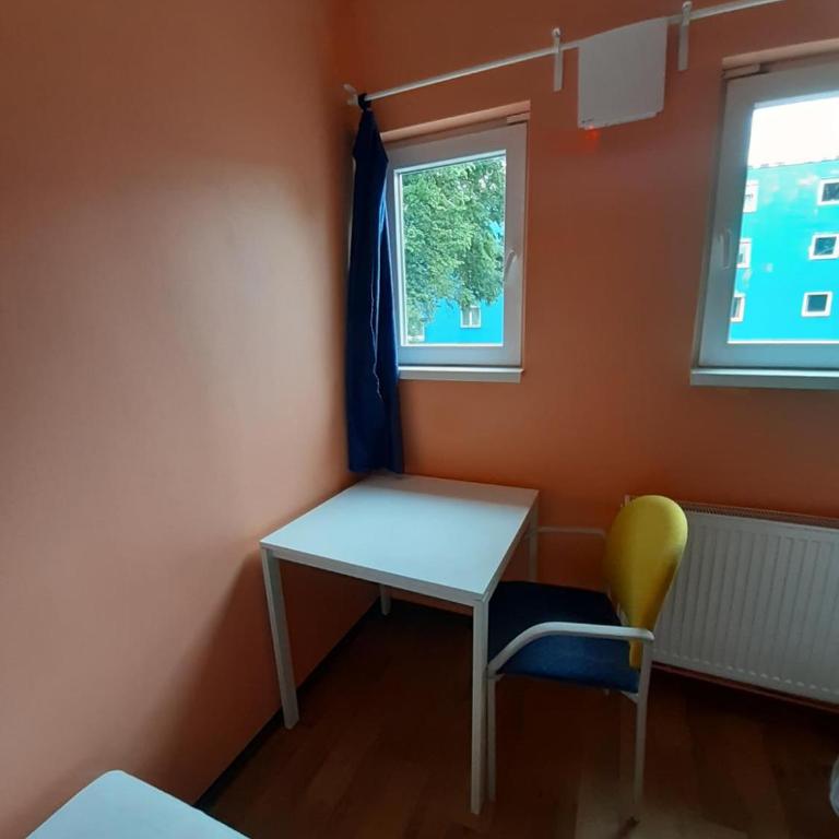 2-Rent Group Hostel Rooms&Apartments TUB19A - Einzelzimmer mit Gemeinschaftsbad - 2