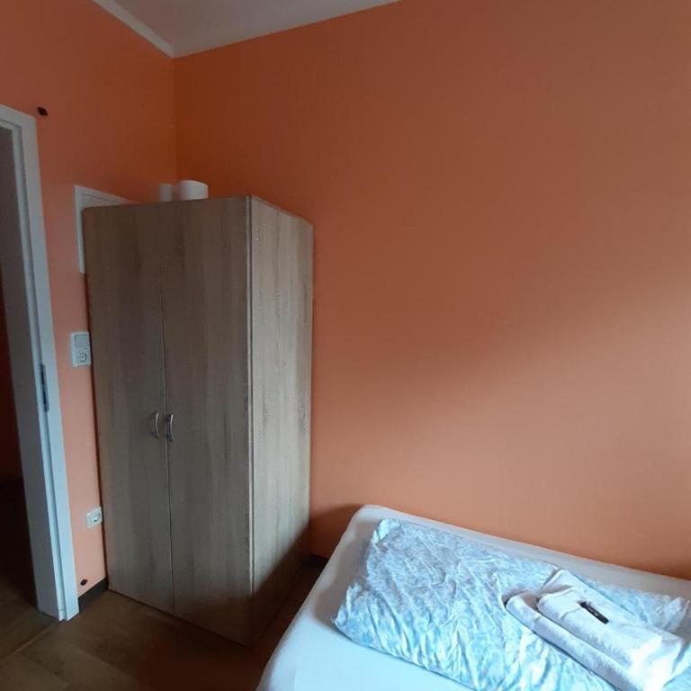 2-Rent Group Hostel Rooms&Apartments TUB19A - Zweibettzimmer mit Gemeinschaftsbad - 2