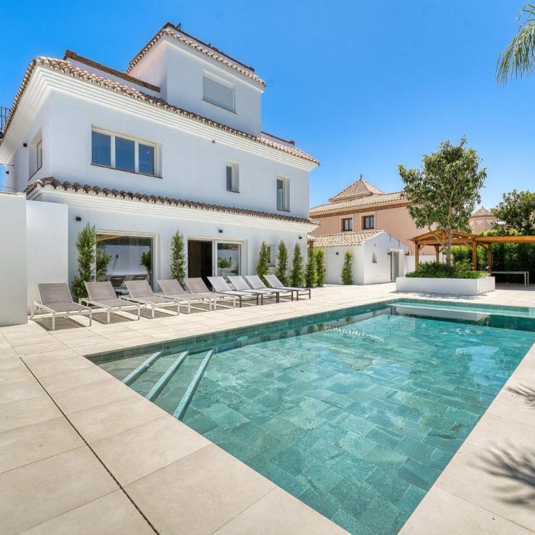 3004 Luxury Modern Villa with Pool - Villa - 14