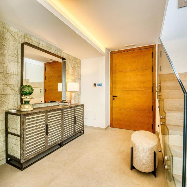 3004 Luxury Modern Villa with Pool - Villa - 24