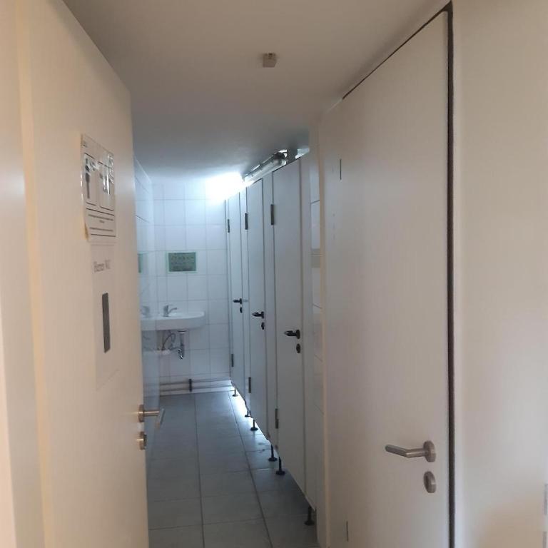 2-Rent Group Hostel Rooms&Apartments EVE168 - Standard Zweibettzimmer mit Gemeinschaftsbad - 3