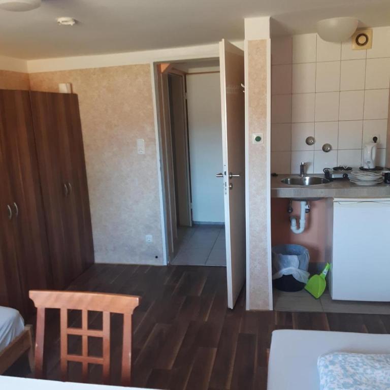 2-Rent Group Hostel Rooms&Apartments EVE168 - Zweibettzimmer - 5
