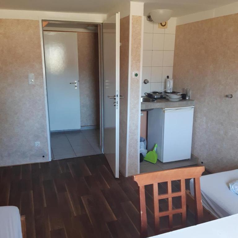 2-Rent Group Hostel Rooms&Apartments EVE168 - Zweibettzimmer - 1