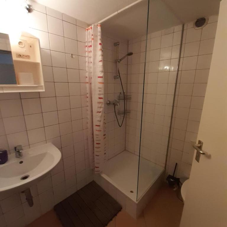 2-Rent Group Hostel Rooms&Apartments EVE168 - Dreibettzimmer - 4