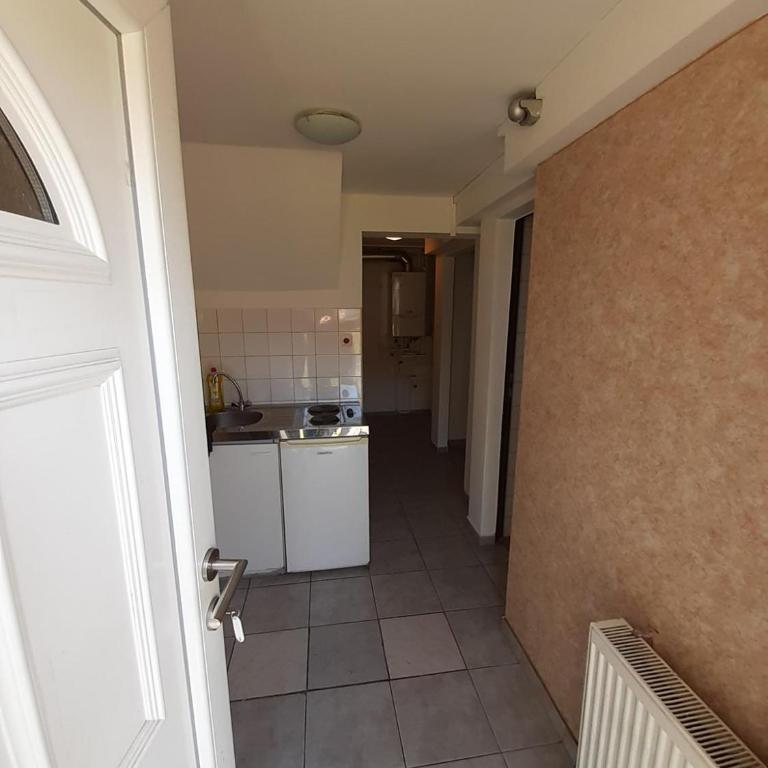 2-Rent Group Hostel Rooms&Apartments EVE168 - Dreibettzimmer - 1