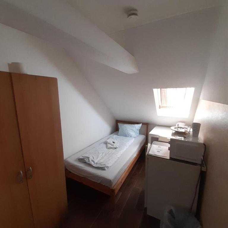 2-Rent Group Hostel Rooms&Apartments EVE168 - Einzelzimmer mit Gemeinschaftsbad - 5
