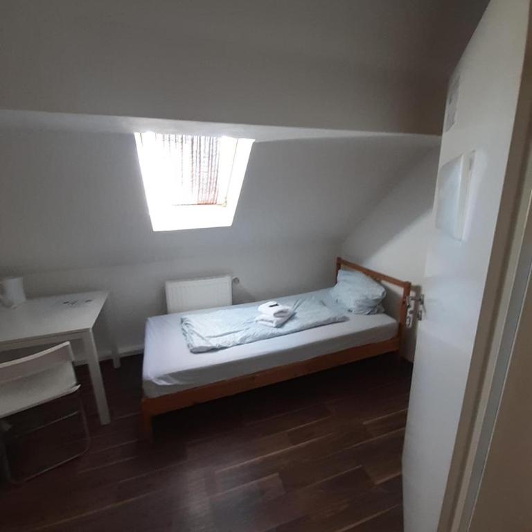 2-Rent Group Hostel Rooms&Apartments EVE168 - Einzelzimmer mit Gemeinschaftsbad - 5