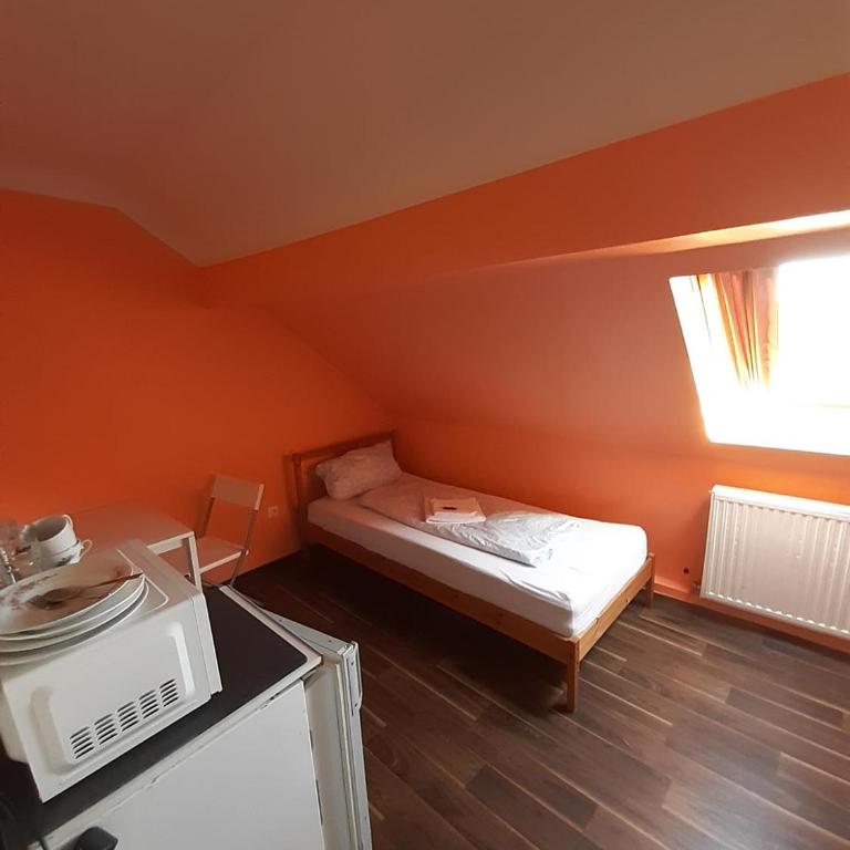 2-Rent Group Hostel Rooms&Apartments EVE168 - Zweibettzimmer mit Gemeinschaftsbad - 7