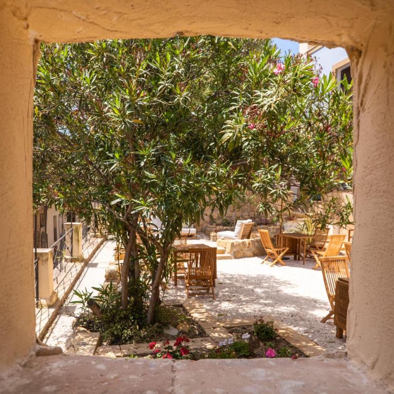Villa Amoroso - Ospitalità Mediterranea - Ampia Camera Matrimoniale - 7