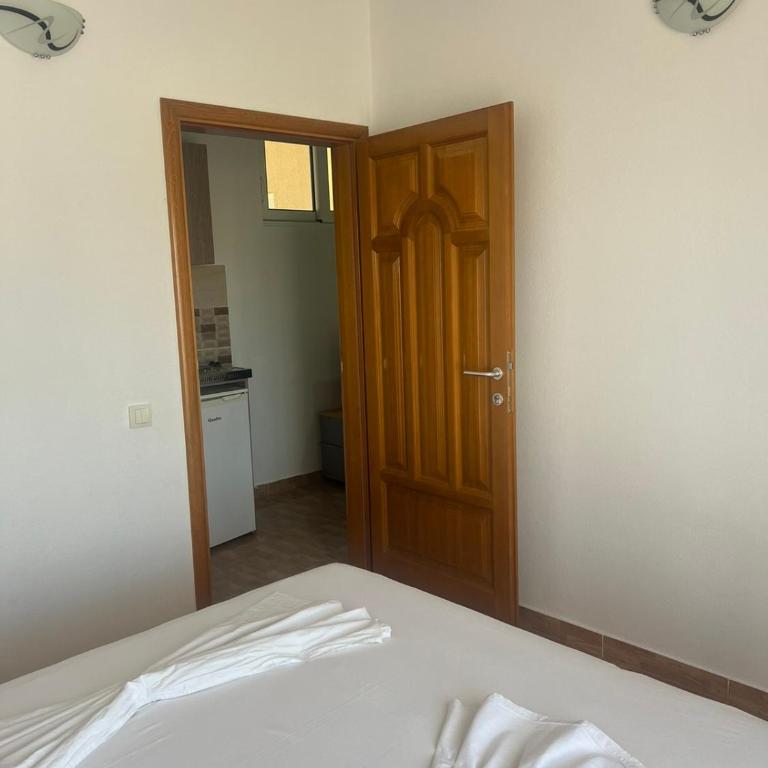 Halili Apartments - Deluks Apartman sa 2 Spavaće Sobe i Balkonom - 10