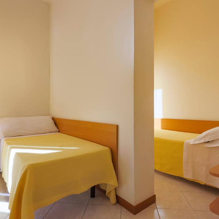 Hotel Paola Garden - Camera Economy Quintupla - 9