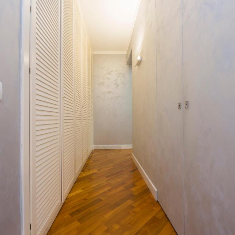 JOIVY Spacious 2-bedroom flat with Parking and Balcony - Appartamento con 2 Camere da Letto e Balcone - 23