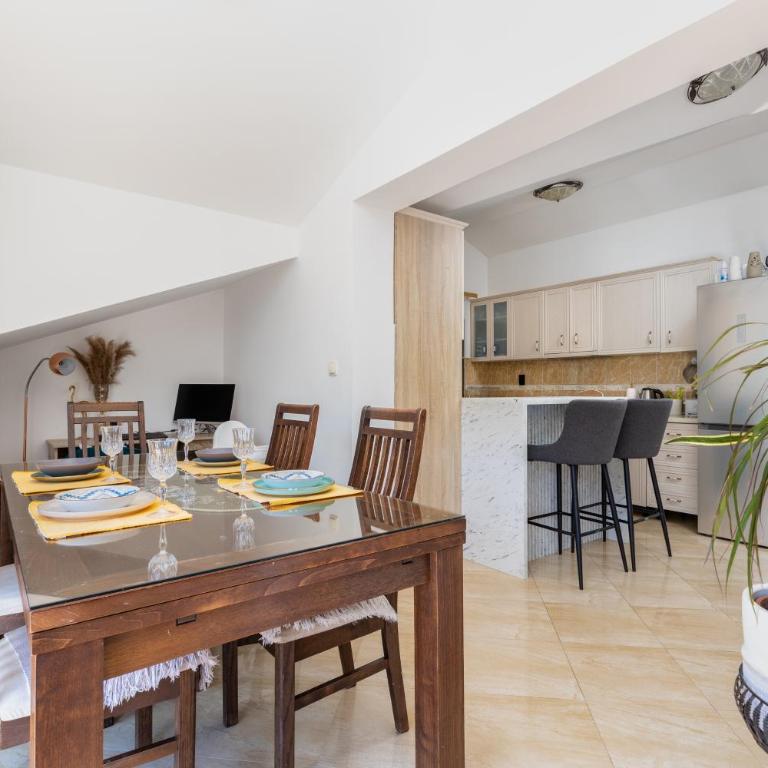 LuSi SeaView Apartment - Two-Bedroom Apartment - 13