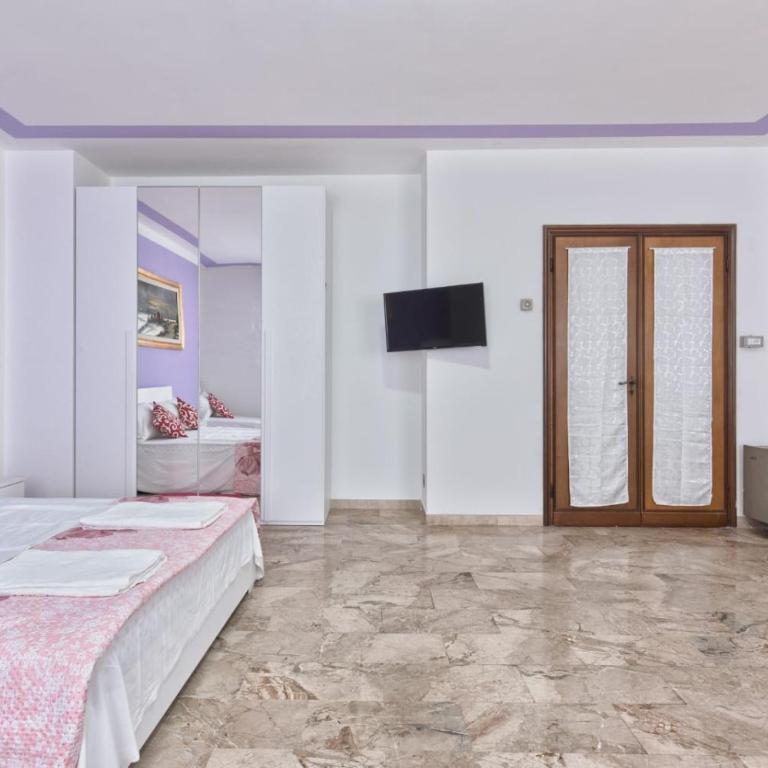 Venice Mahdi Apartment - Camera Quadrupla con Bagno in Comune - 2