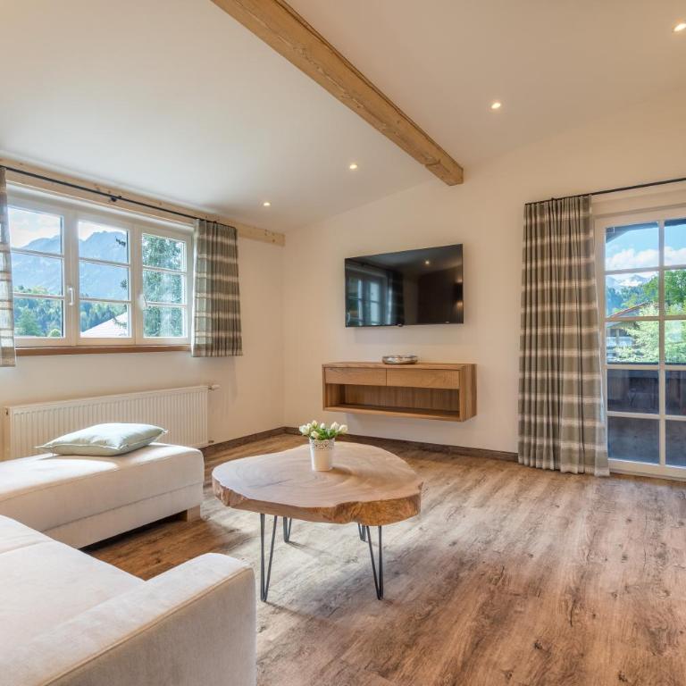 Lingg Ferienwohnungen - Apartment mit 1 Schlafzimmer, Balkon und Bergblick - 7