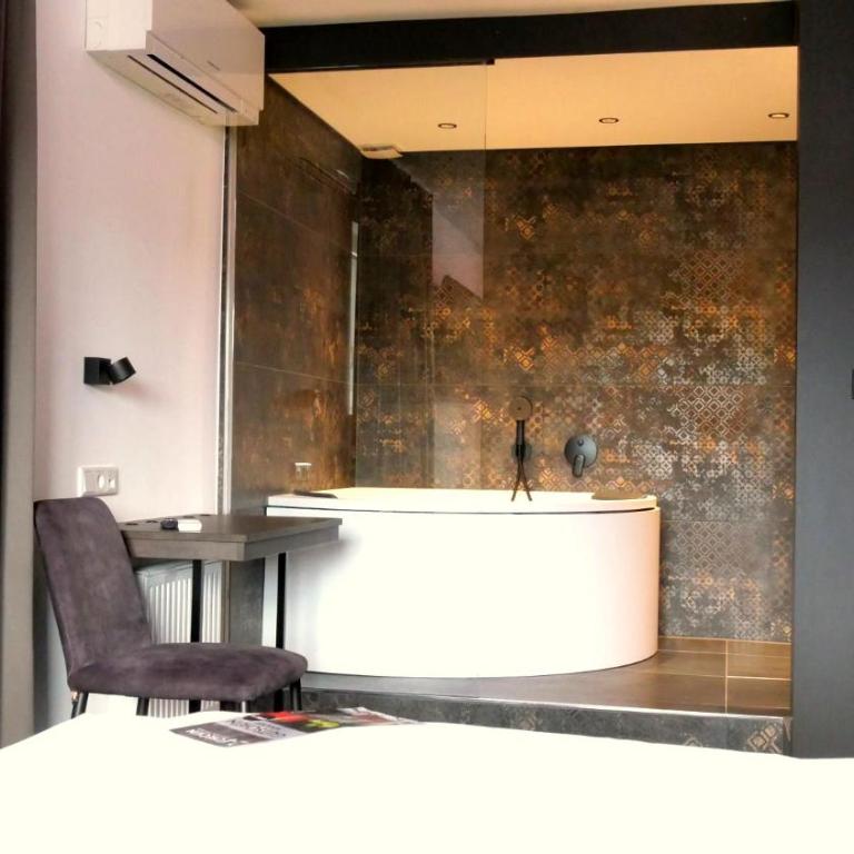 Hotel Velden - 24 Checkin Zimmer im Zentrum - Doppelzimmer mit Whirlpool-Badewanne - 2