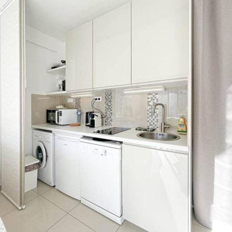 Le ROUAZE studio - proche Carlton et Martinez - idéal congrès - Wifi Clim - Deluxe Studio mit Kingsize-Bett - 7